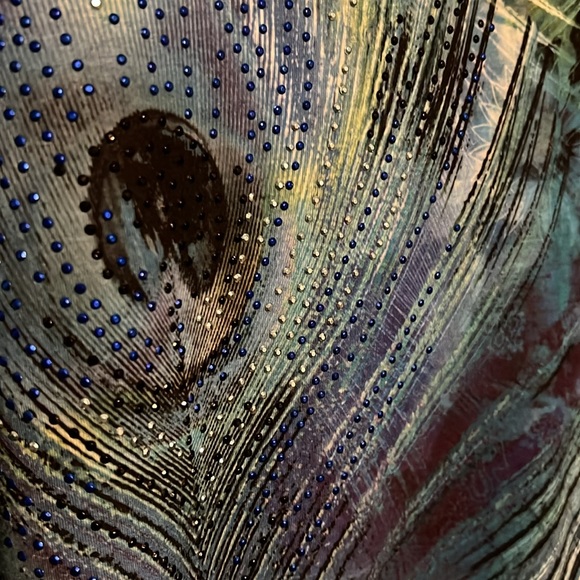 Blue Peacock pattern top - Picture 2 of 6